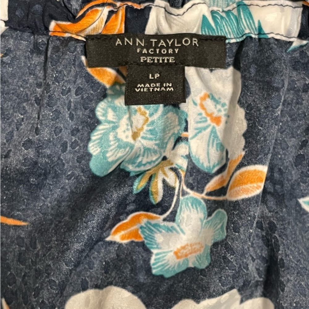 Ann Taylor Hawaiian Floral Dress (LP) - Picture 5 of 6